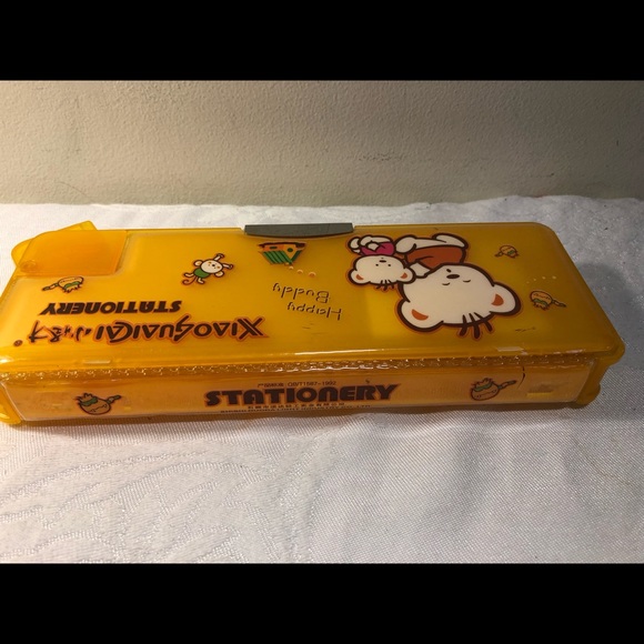 Stationary Pencil box with built in sharpener hard case bears - Picture 4 of 13